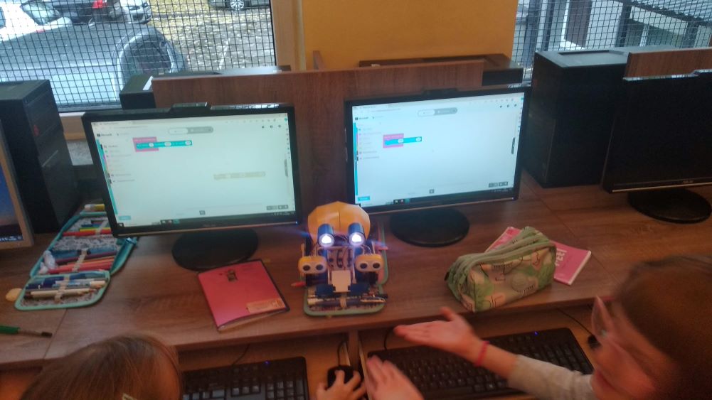 Sterujemy SkriBotem z naszych szkolnych komputerów!